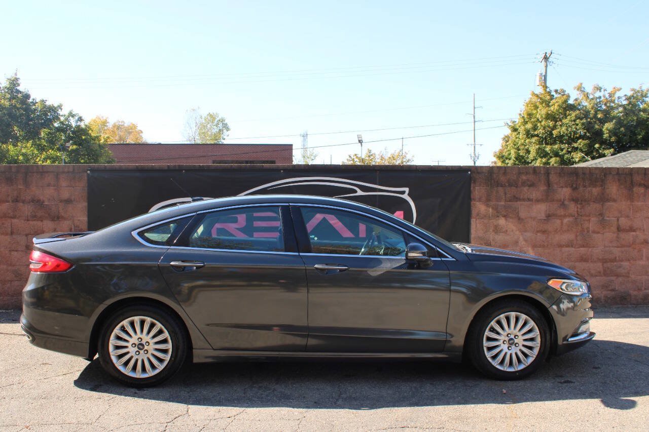 Used 2017 Ford Fusion Titanium FWD image 5