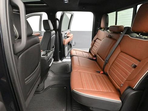 Used 2024 GMC Sierra 3500 Denali Ultimate AWD/4WD image 46