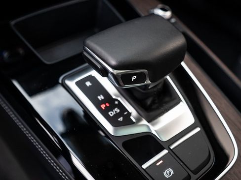 Used 2022 Audi Q5 2.0T Premium Plus w/ Premium Plus Package image 32