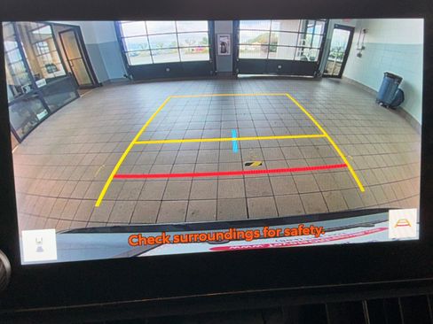 Used 2024 Toyota RAV4 XLE FWD image 12