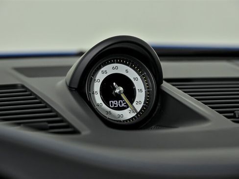 Used 2022 Porsche 911 GT3 RWD image 31