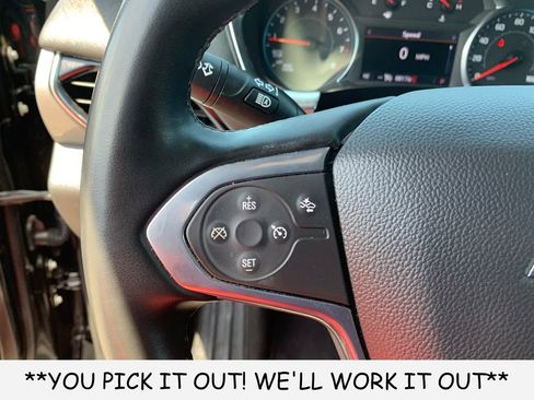 Used 2023 Chevrolet Traverse LT FWD image 16