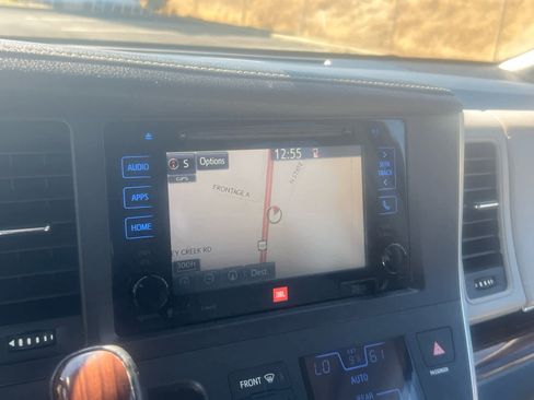 Certified 2017 Toyota Sienna Limited Premium image 26