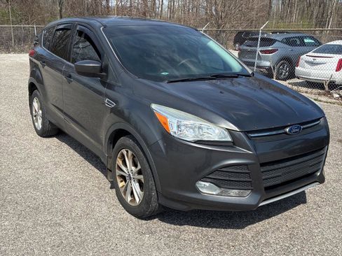 Used 2015 Ford Escape SE image 3