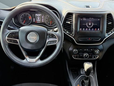 Used 2019 Jeep Cherokee Latitude w/ Popular Appearance Group image 30