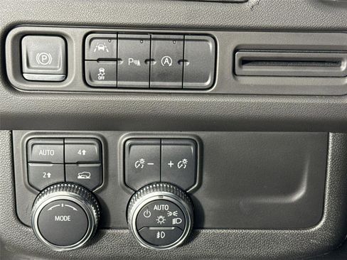 Used 2024 GMC Yukon XL SLT image 14