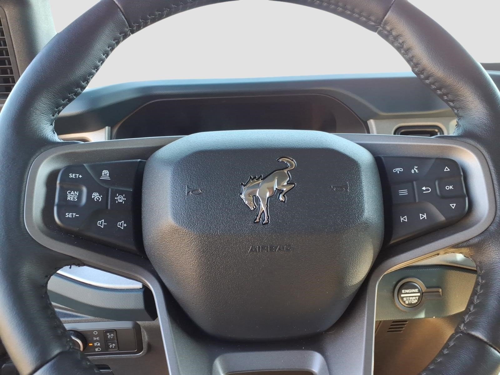 Used 2024 Ford Bronco Outer Banks AWD/4WD image 19