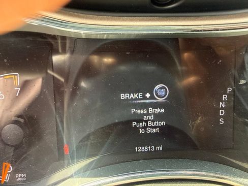 Used 2014 Jeep Grand Cherokee Overland AWD/4WD image 14