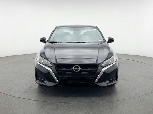 Used 2025 Nissan Altima 2.5 SV image 2