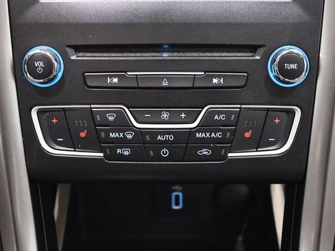 Certified 2017 Ford Fusion SE w/ Fusion SE Technology Package image 30