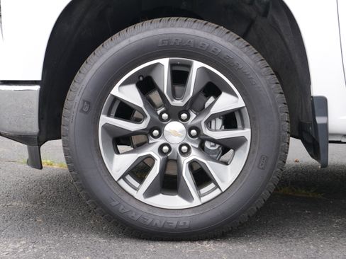Certified 2025 Chevrolet Silverado 1500 LT AWD/4WD image 10