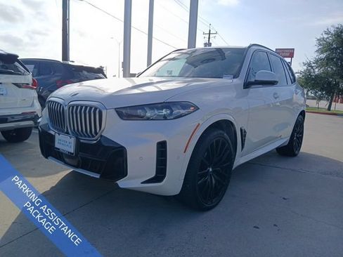 Used 2024 BMW X5 sDrive40i w/ M Sport Package RWD image 3