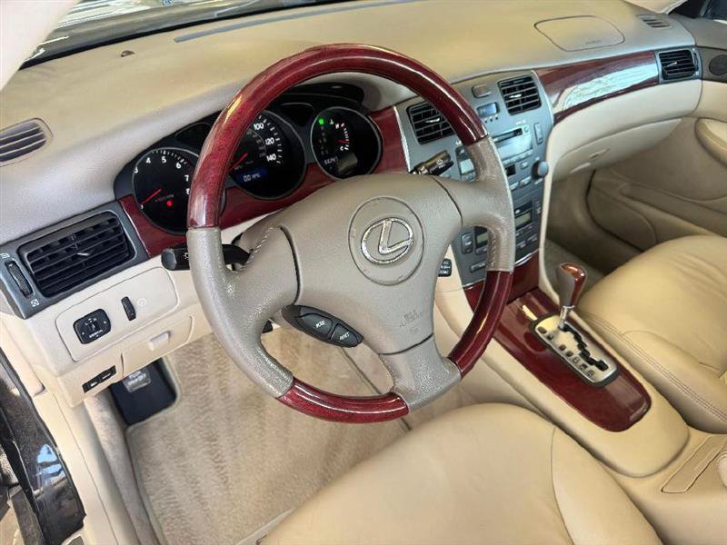Used 2002 Lexus ES 330 FWD image 6