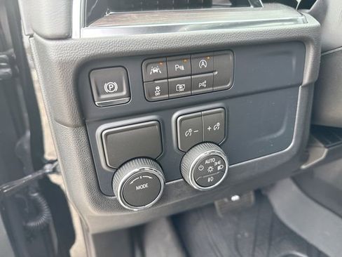 New 2026 Chevrolet Suburban LT w/ Comfort Package image 22