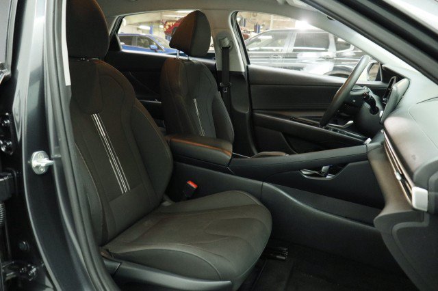 Used 2023 Hyundai Elantra SEL FWD image 23
