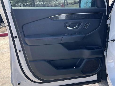 Used 2025 Honda Pilot Black Edition image 21