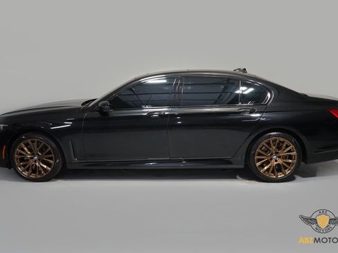 Used 2022 BMW 750i xDrive w/ Executive Package image 5