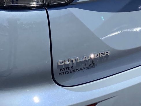 New 2026 Mitsubishi Outlander SEL FWD image 29
