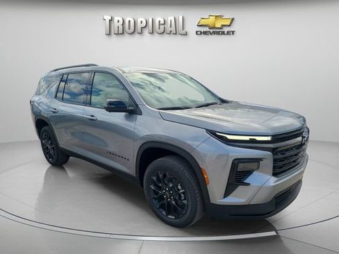 New 2026 Chevrolet Traverse LT w/ Midnight/Sport Edition FWD image 7