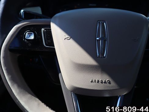 Used 2020 Lincoln Corsair Standard w/ Premium Package image 21