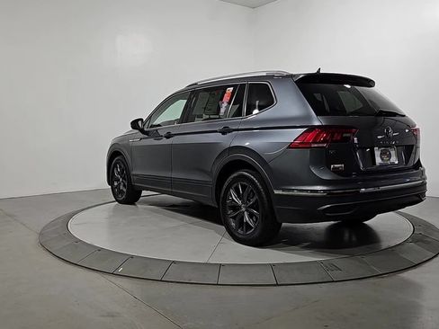 Used 2022 Volkswagen Tiguan SE AWD/4WD image 3