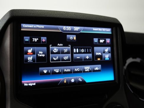 Used 2014 Ford F250 Lariat w/ Lariat Ultimate Package image 23