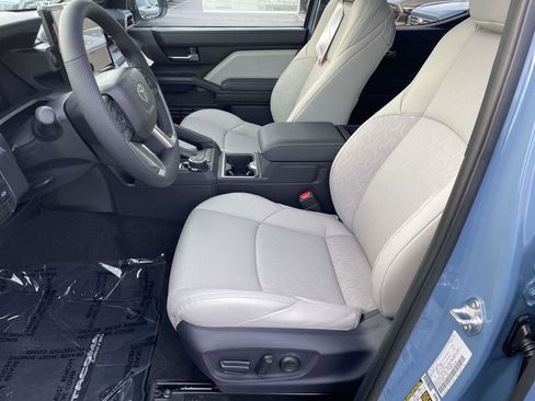 New 2026 Toyota Tacoma Limited AWD/4WD image 29