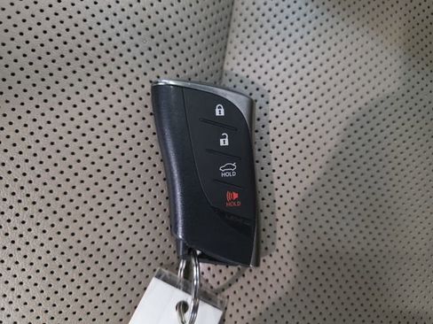 Used 2019 Lexus ES 350 w/ Premium Package image 34