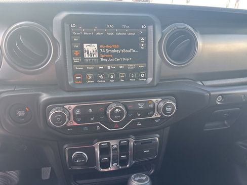 Used 2023 Jeep Wrangler Unlimited w/ Sun & Screen Package AWD/4WD image 14