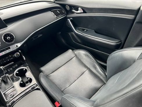 Used 2018 Kia Stinger Premium AWD/4WD image 13