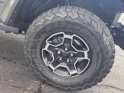 Used 2021 Jeep Gladiator Mojave w/ Cold Weather Group image 20