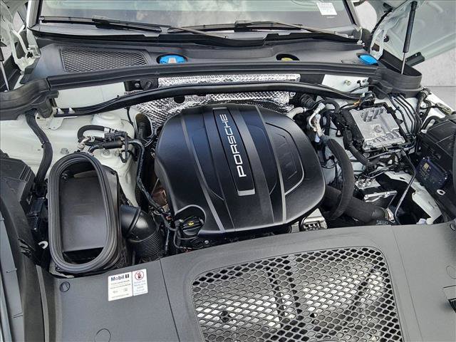 Used 2021 Porsche Macan AWD/4WD image 23
