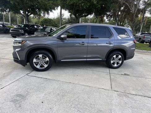 Used 2025 Honda Pilot EX-L image 31