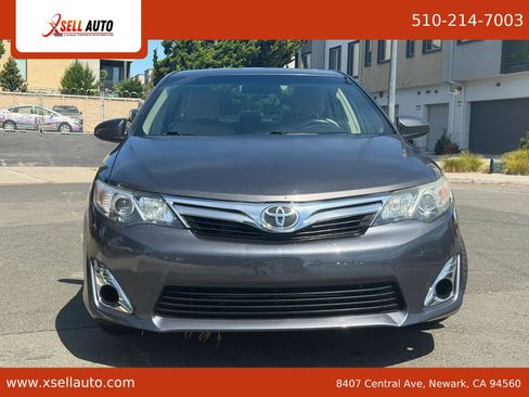 Used 2013 Toyota Camry LE FWD image 2