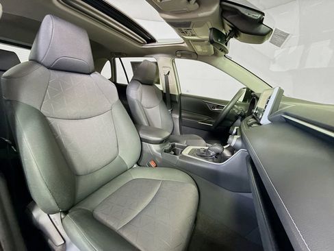 Certified 2019 Toyota RAV4 XLE w/ Convenience Package image 28