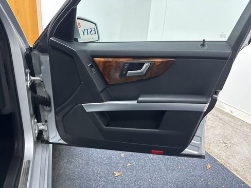 Used 2012 Mercedes-Benz GLK 350 4MATIC image 18