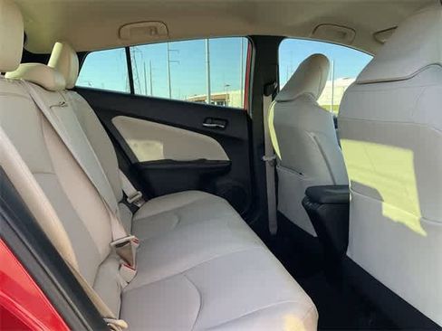 Used 2019 Toyota Prius XLE image 16