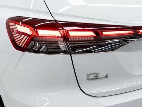 Used 2022 Audi Q4 e-tron Prestige image 46