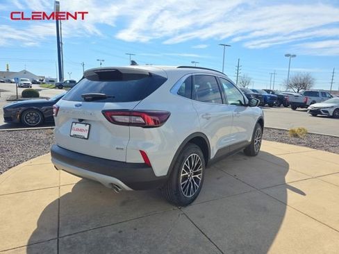 New 2025 Ford Escape SE image 7