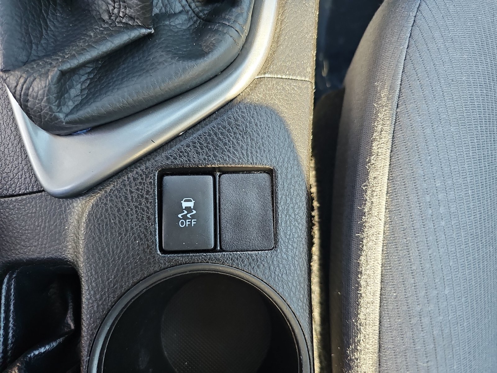 Used 2015 Toyota Corolla L FWD image 26