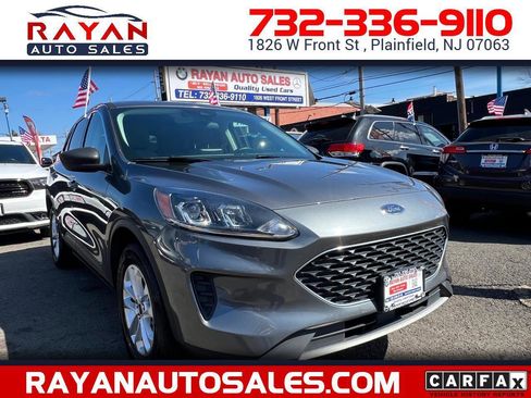 Used 2022 Ford Escape SE image 1