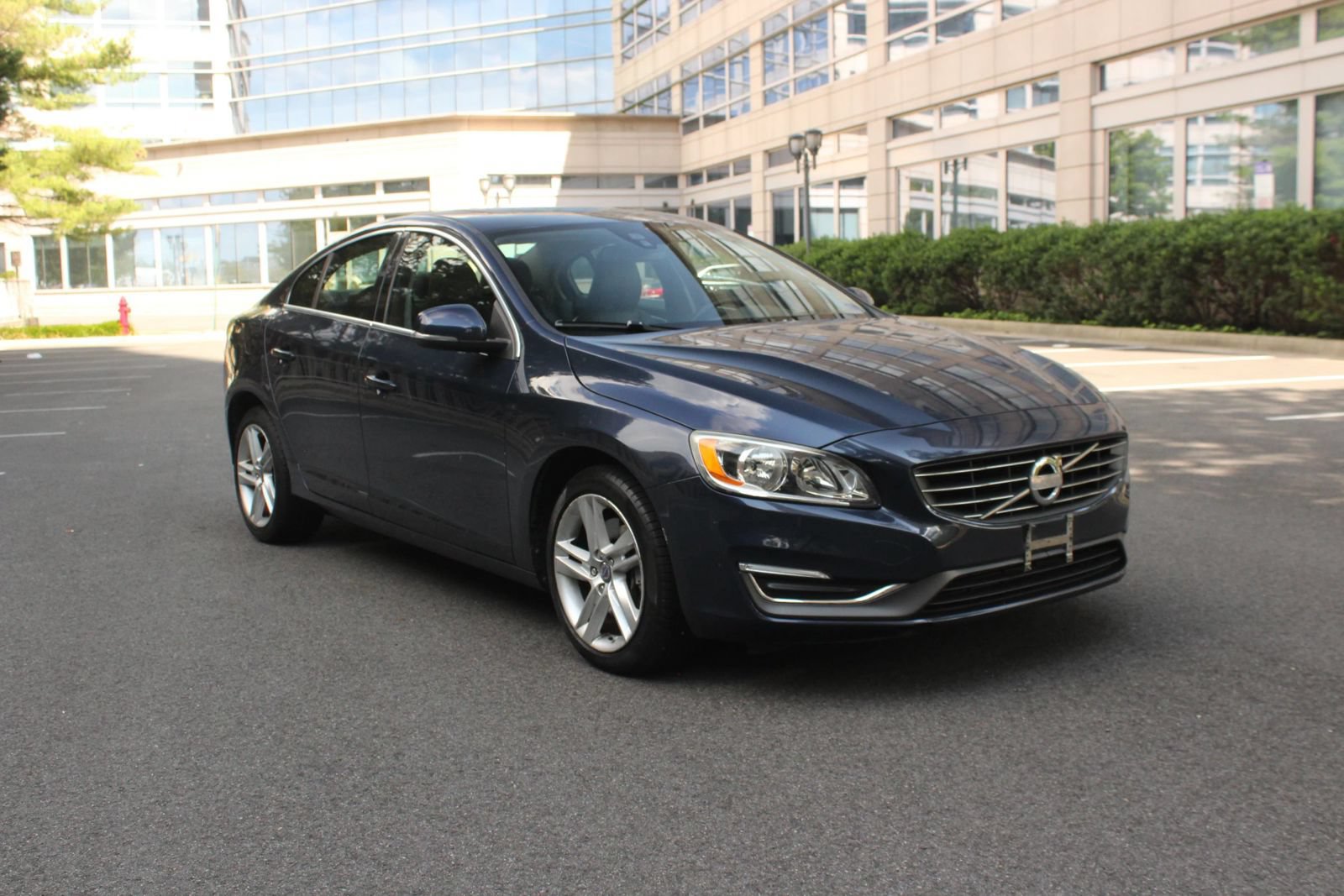 Used 2014 Volvo S60 T5 FWD image 1