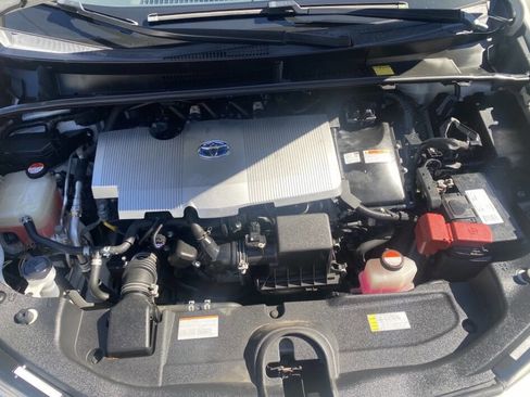 Used 2016 Toyota Prius Two image 16