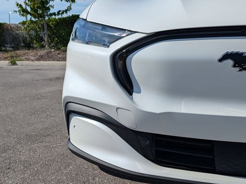 Used 2025 Ford Mustang Mach-E Premium image 9