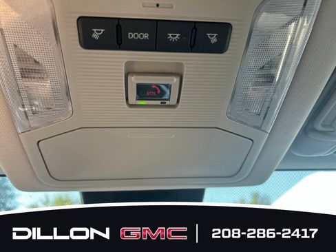 Used 2025 Toyota RAV4 XLE AWD/4WD image 5