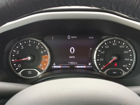 Used 2023 Jeep Renegade Limited image 39