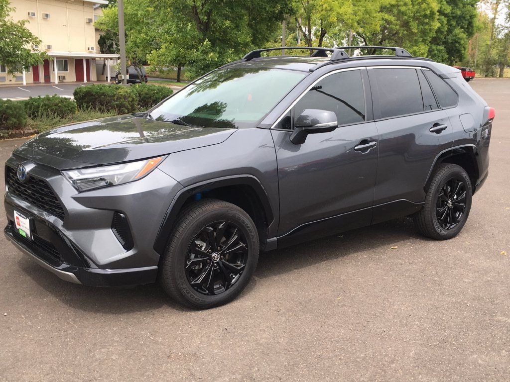 Used 2023 Toyota RAV4 SE w/ SE Grade Weather Package AWD/4WD image 11