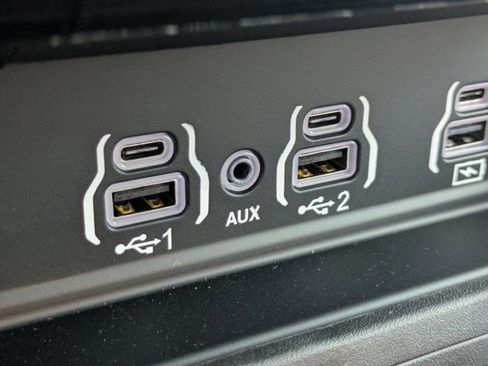 New 2026 RAM 2500 Limited AWD/4WD image 19