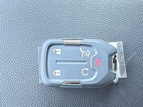 Used 2023 GMC Acadia SLE w/ Driver Convenience Package AWD/4WD image 25
