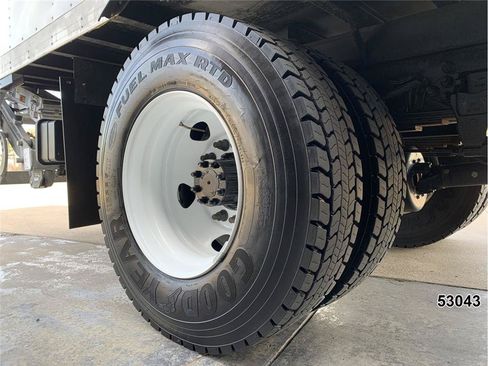 Used 2023 Ford F650 2WD Regular Cab Super Duty image 26